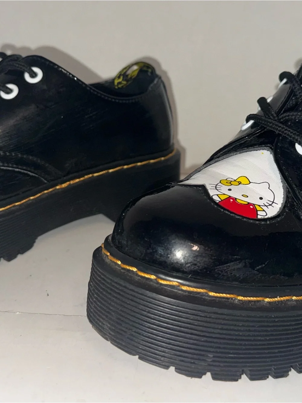 HELLO KITTY X DR. MARTENS OXFORD  PLATFORM BLACK PATENT SHOES WOMEN'S 5 EU 36